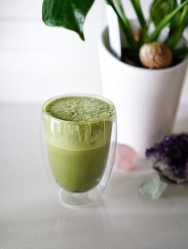 Matcha Recipes: 5 Ways to Enjoy This Nutrient-Packed Green Tea 3 MatchaLatteDairyFree2