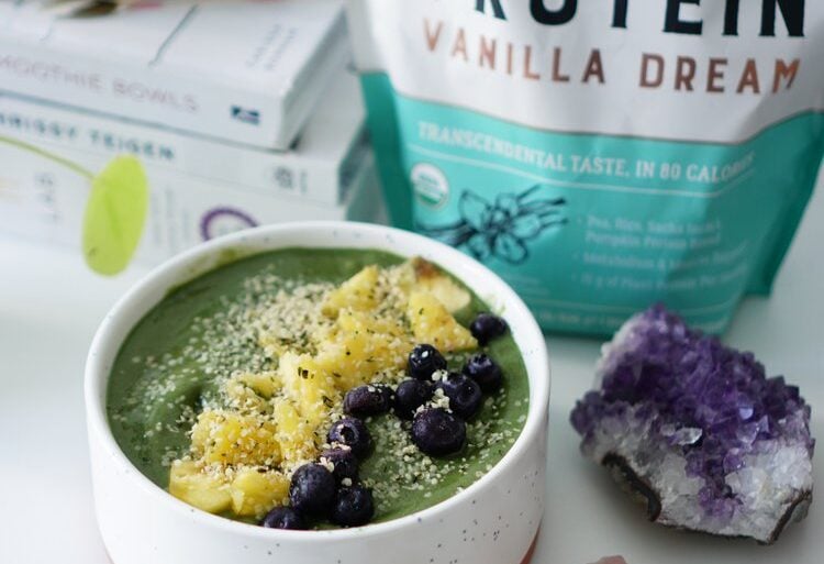 Live Conscious Vanilla Dream Protein Powder Review: A Smooth, Clean, and Versatile Pick 4 VanillaDreamSmoothieBowl 1