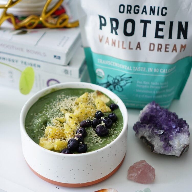 Live Conscious Vanilla Dream Protein Powder Review: A Smooth, Clean, and Versatile Pick 4 VanillaDreamSmoothieBowl 1