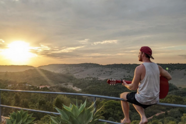 Unleashing Creativity and Building Community: An Interview with Markus Malmros, Creator of the Creative Camp. CreativeCamp