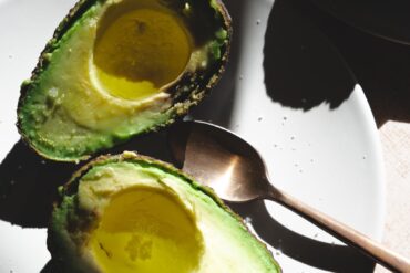 From Burgers to Smoothies: 6 Incredible Avocado Recipes to Make Right Now FromBurgerstoSmoothies 6IncredibleRecipestoMakeRightNow