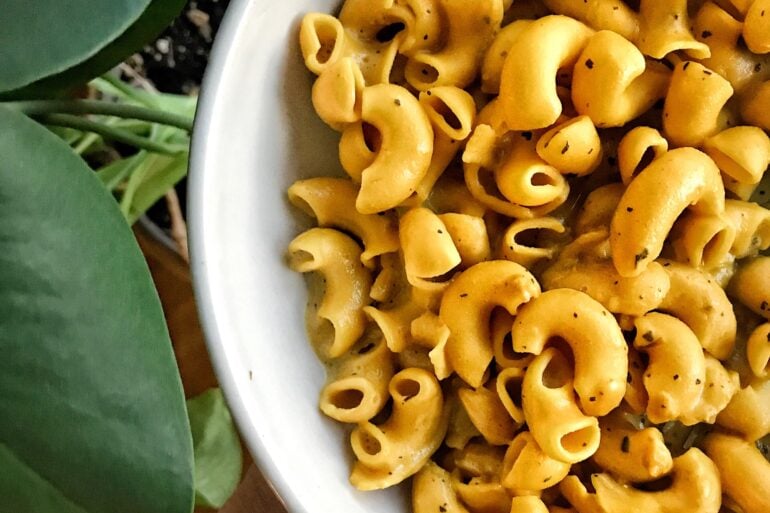 Cheezy Vegan Mac n’ Cheese - The Best Vegan Mac n’ Cheese Recipe IMG 2248