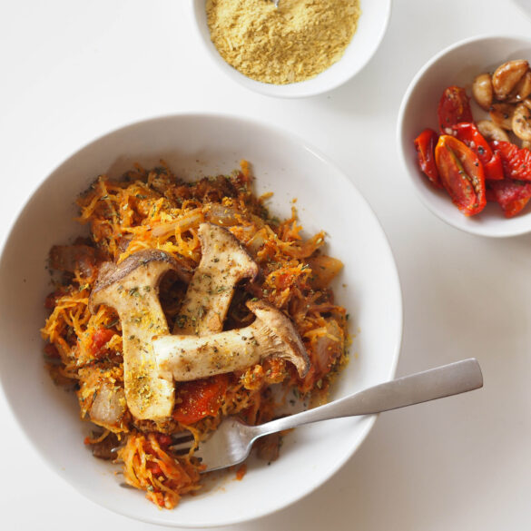 Spaghetti Squash with Trumpet Mushrooms in Cheesy Tomato Sauce SpaghettiSquashwithTrumpetMushroomsinCheesyTomatoSauce