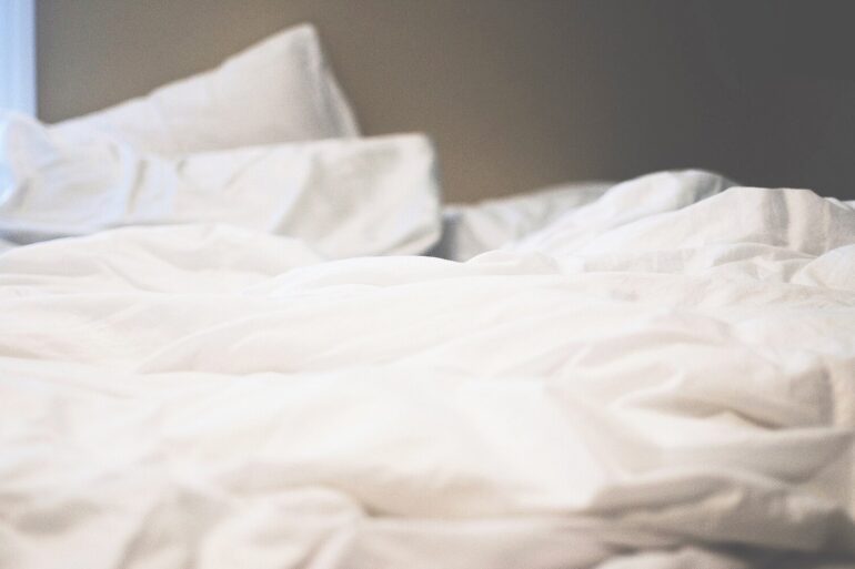 Why You Can't Sleep When It's Hot Outside (And How to Fix It) 8 image